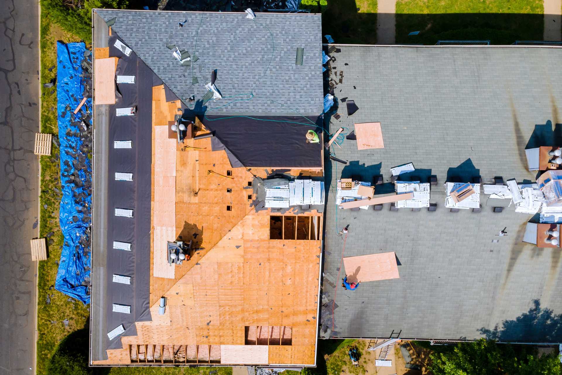 Professional Roof Installation – CAPOR Renovations
